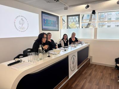 Magali TÉZENAS DU MONTCEL - Référente féminisation du COSMOS